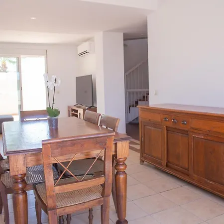 Oasis Fanabe 3 Bedrooms 아데제